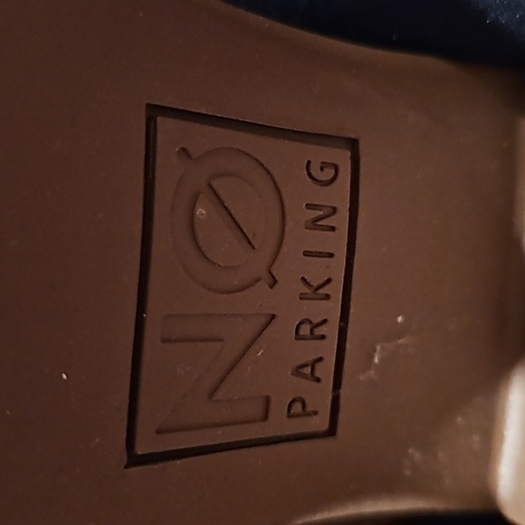 No Parking Womens Ankle Booties - Picture 4 of 6